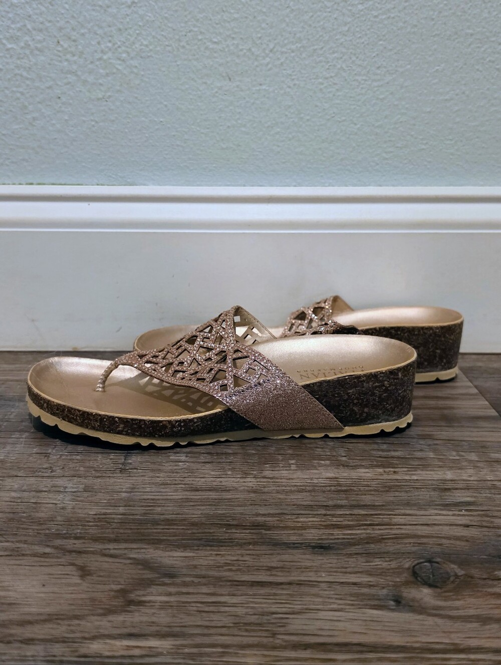 Italian Shoemakers Rose Gold Platform Thong Sandals - Picture 3 of 7